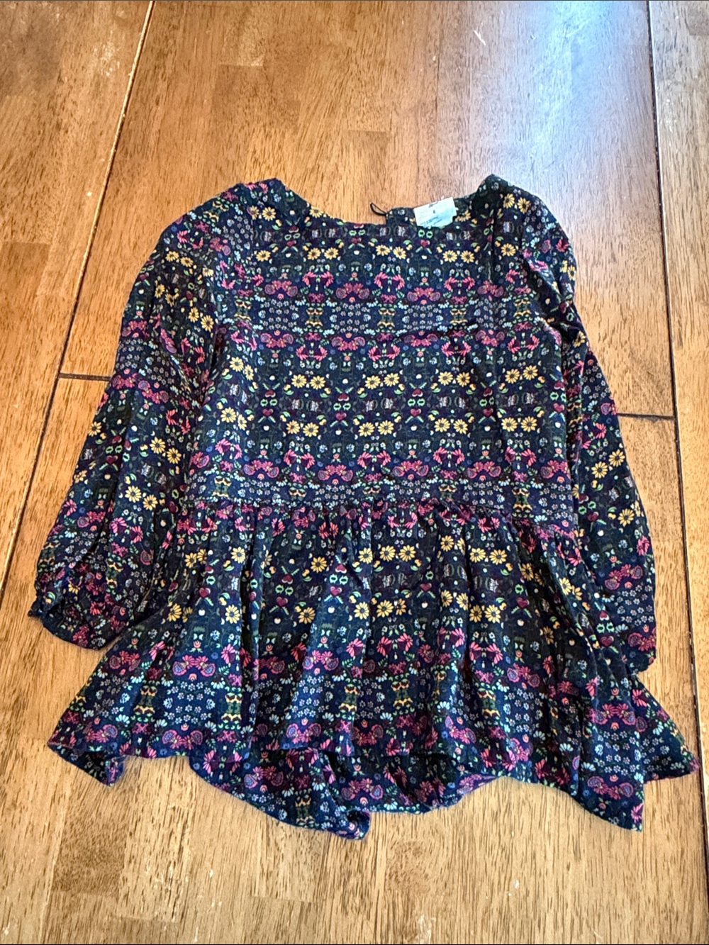 Size 4T bundle - Picture 5 of 10